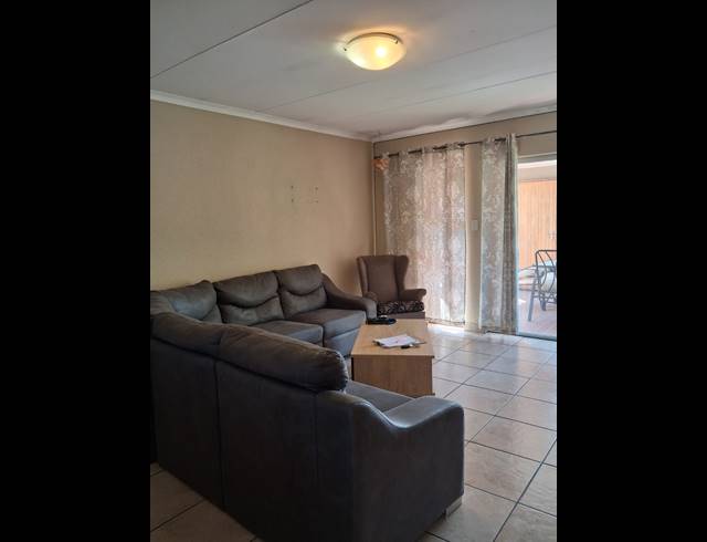2 BEDROOM FLAT FOR SALE IN ABRAHAMSRUST